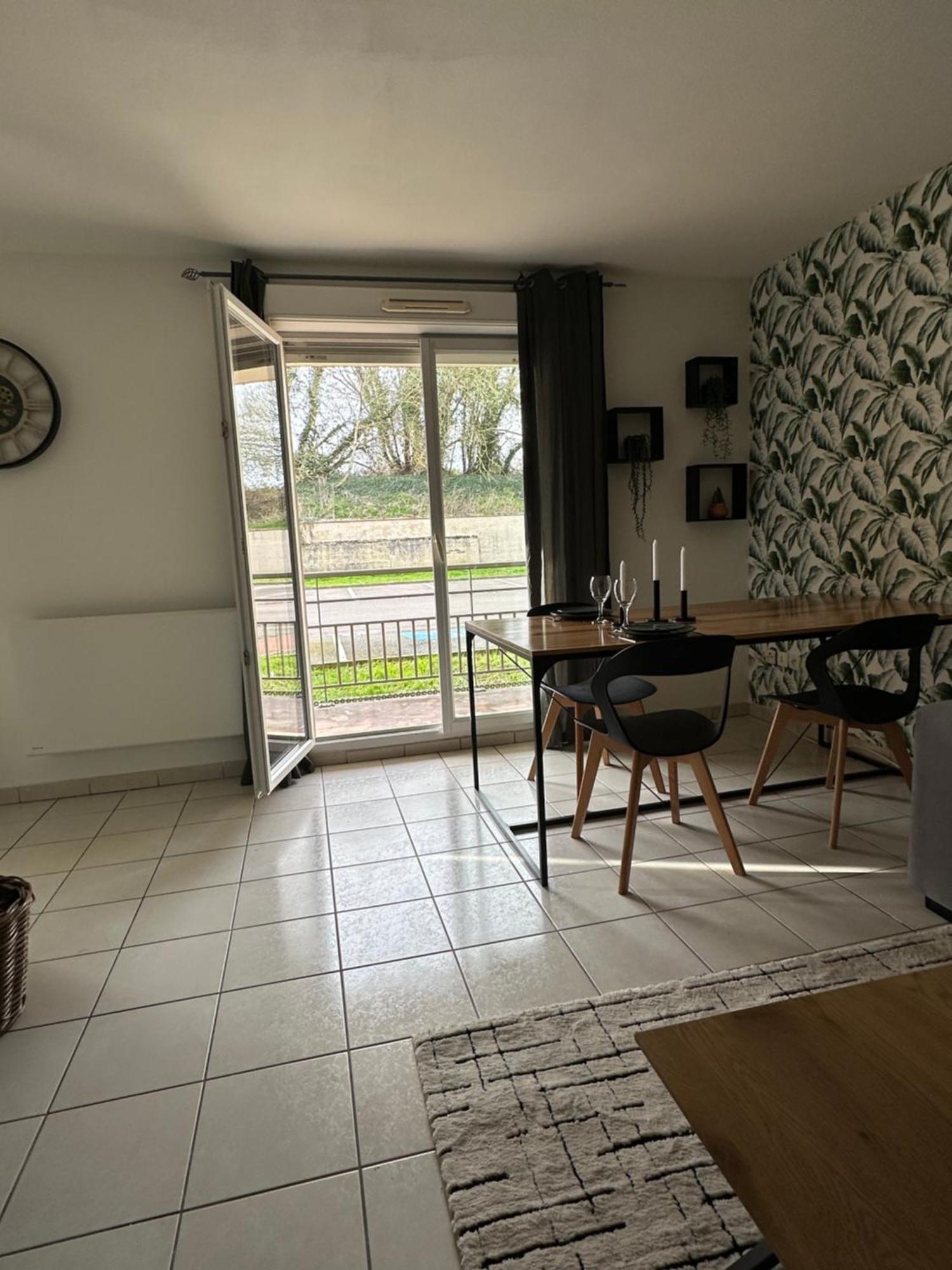 Appartement Entierement Renove Roye (Somme) Exterior foto